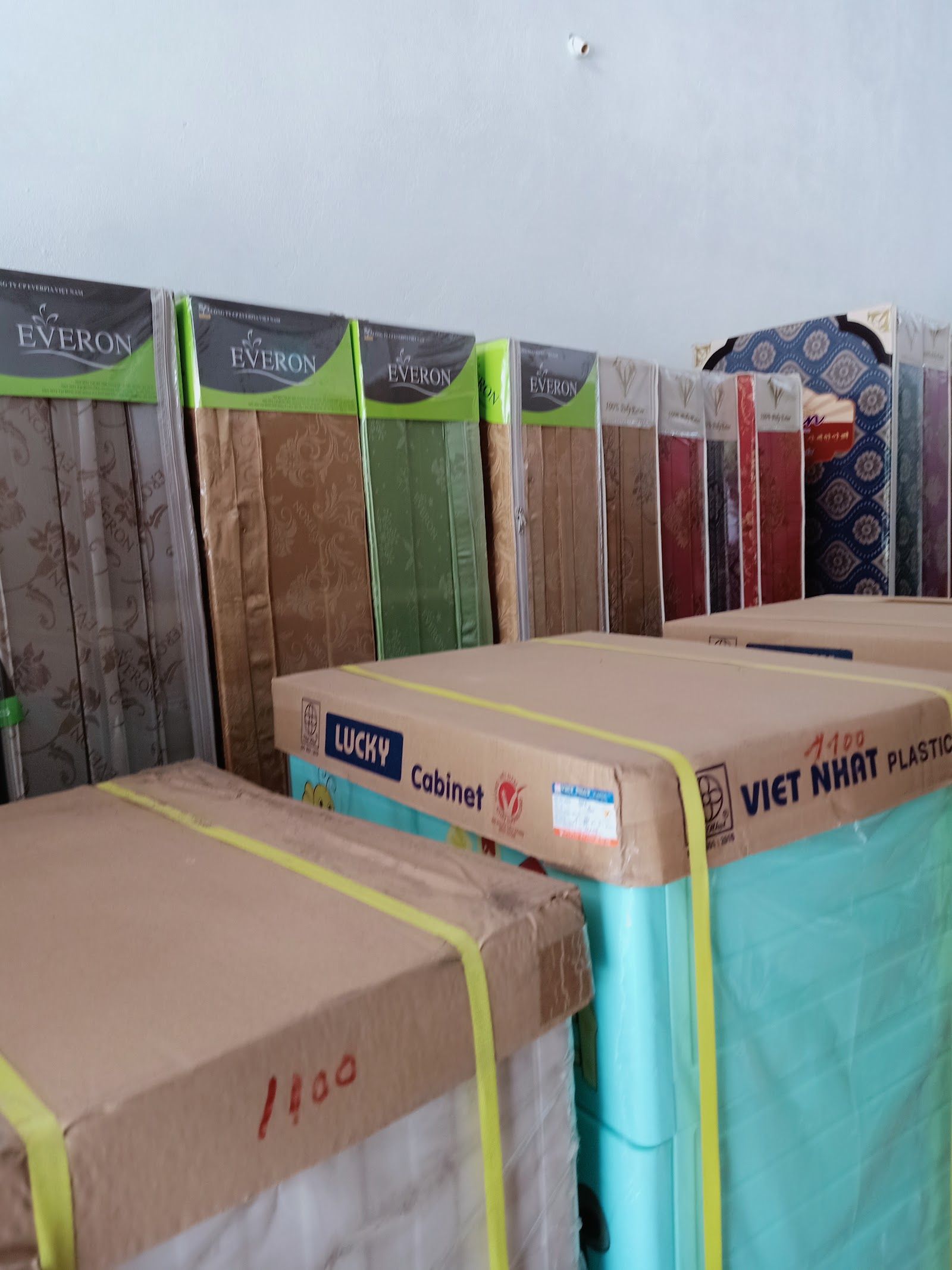 Tủ nhựa Lucky, Việt Nhật đóng hộp và đệm Everon.